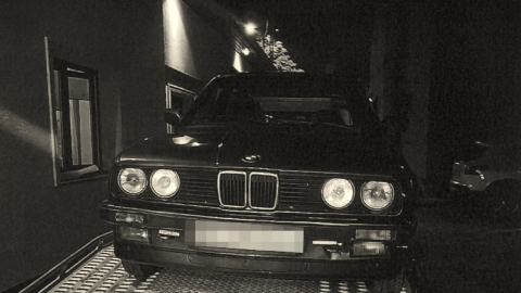 Kupiła zabytkowe BMW skradzione na terenie Niemiec. 30-latka może mieć problemy