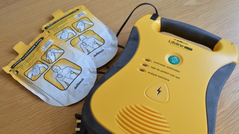 Pierwsza pomoc zawsze w cenie. Defibrylatory AED pojawią się we Włocławku
