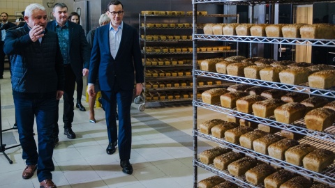 Premier Mateusz Morawiecki zapowiedział wsparcie dla małych, średnich i rodzinnych cukierni i piekarni./fot. Twitter/@PremierRP