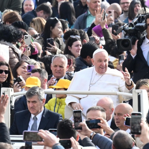 Papież wzywa, by co roku poświęcać świat Sercu Maryi i pamiętać o Ukrainie