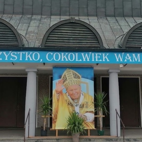 Konferencja i Misterium Męki Pańskiej. Obchody 18. rocznicy śmierci św. Jana Pawła II