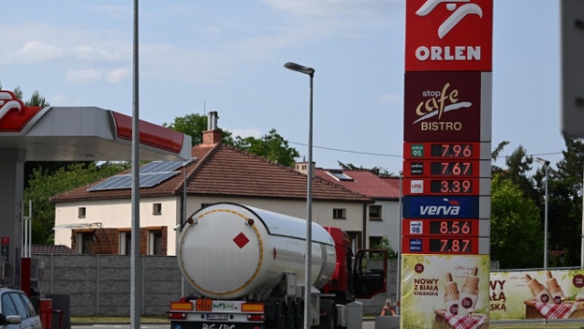 Spadki cen na stacjach benzynowych. Koncerny wprowadzają promocje wakacyjne