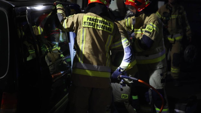 Pożar mieszkania w Toruniu Dwie osoby trafiły do szpitala [aktualizacja]