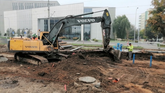 Wysiadał z tramwaju, wpadł głową do dołu, nie żyje. Dlaczego zginął 40-latek