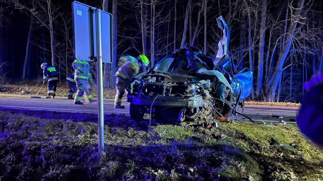 Zderzenie trzech aut w Bydgoszczy. Dwie osoby trafiły do szpitala