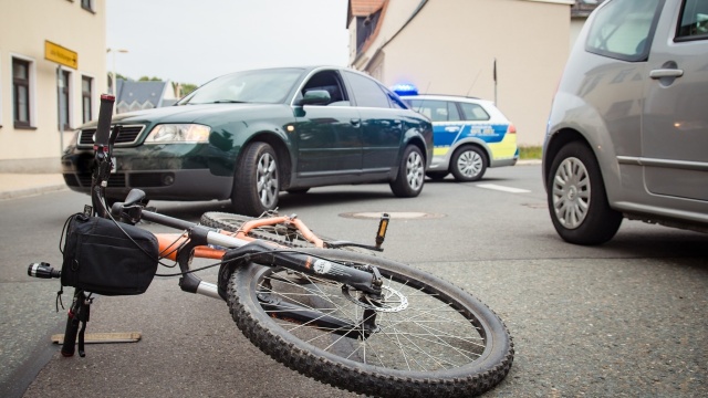 Nie żyje 44-letnia rowerzystka potrącona przez samochód niedaleko Świecia