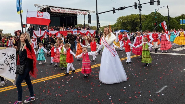 Tysiące przedstawicieli Polonii przeszło przez centrum Chicago podczas Parady Konstytucji