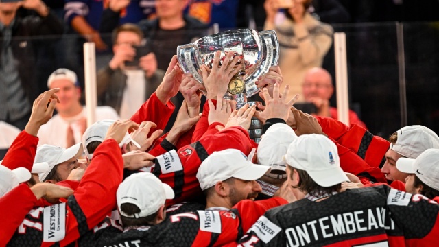 Kanada znów najlepsza w hokeju na lodzie. Mistrzowie powrócili na tron po rocznej przerwie