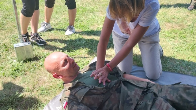 Cel: obronić siebie i najbliższych. Wojskowe szkolenie dla kobiet w Szubinie [wideo, zdjęcia]