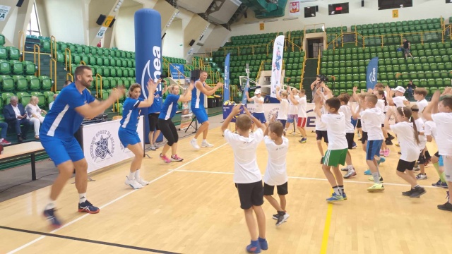 Gwiazdy polskiego sportu i młodzież na jednym boisku. Wakacje na sportowo w Inowrocławiu [zdjęcia]