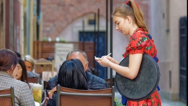 Młodociani pracownicy będą zarabiać więcej. A szef zawsze może wyjść ponad podstawę