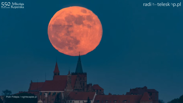 Tym razem Księżyc przyciągał najbardziej Kosmiczne show pod tężniami w Inowrocławiu