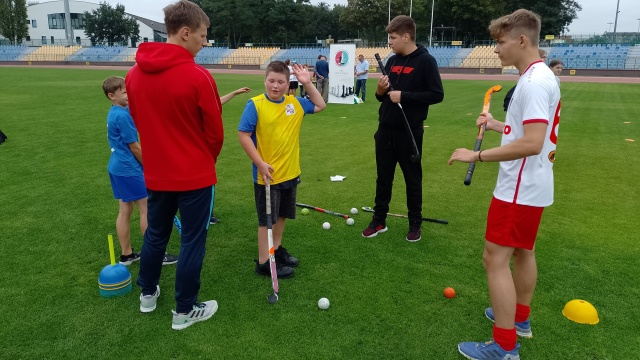 Dzieci złapały za kije, paletki i rowery. Inauguracja sportowego roku szkolnego w Toruniu [zdjęcia]