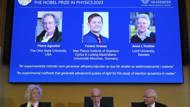 Nobel z fizyki dla trojga naukowców. Przyznany za krótkie impulsy światła