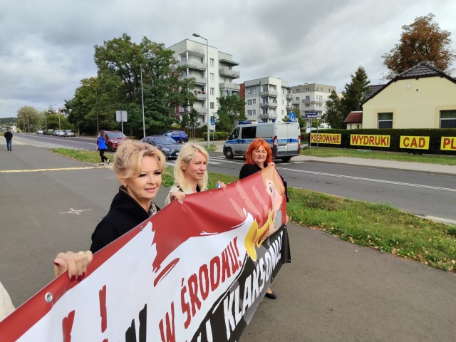 Posłanki PO: Polska szkoła jest źle zarządzana, a pensje nauczycieli bardzo niskie