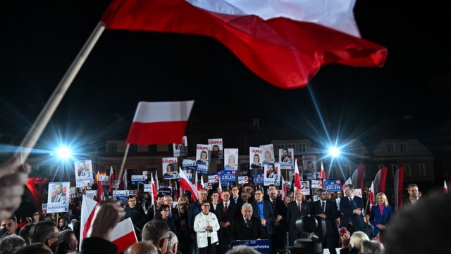 Kulminacyjny punkt kampanii wyborczej PiS. Wieczorny wiec w Sandomierzu