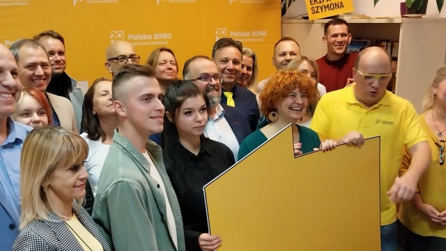 Radość w sztabie Trzeciej Drogi w Bydgoszczy: Wierzymy, że będziemy współrządzić Polską