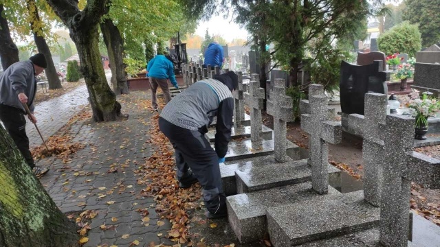 Walczyli i ginęli za wolność Polski. Ich groby posprzątali więźniowie z ZK Inowrocław