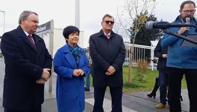 Gospodarska wizyta szefa PLK na remontowanym peronie dworca we Włocławku [wideo]