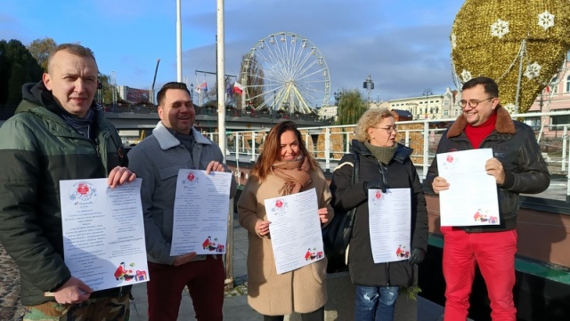 Podzielić się ciepłem, prosto z serca. Potrawami ze świątecznego stołu warto się podzielić