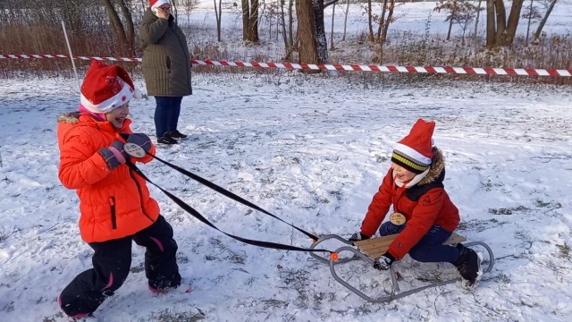 Na sanki już czas Pierwszy śnieg i pierwsze zjazdy w bydgoskim Myślęcinku [wideo, zdjęcia]