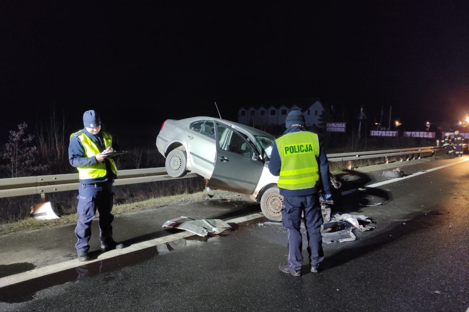 ważny wypadek w Nowych Marzach. Jeden z kierowców zmarł w czasie akcji ratunkowej/fot. KPP w Świeciu