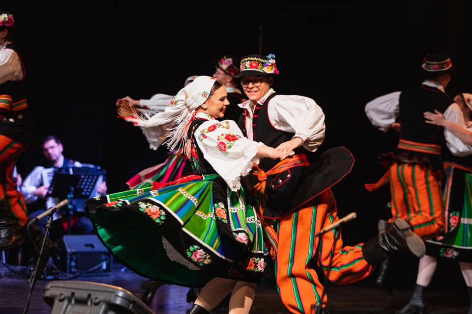 Pierwsza odsłona Koncertu Bożonarodzeniowego Zespołu Pieśni i Tańca Płomienie odbyła się 26 grudnia/fot. Przemek Obarski, Małgorzata Obarska/ Zespół Pieśni i Tańca Płomienie, Facebook