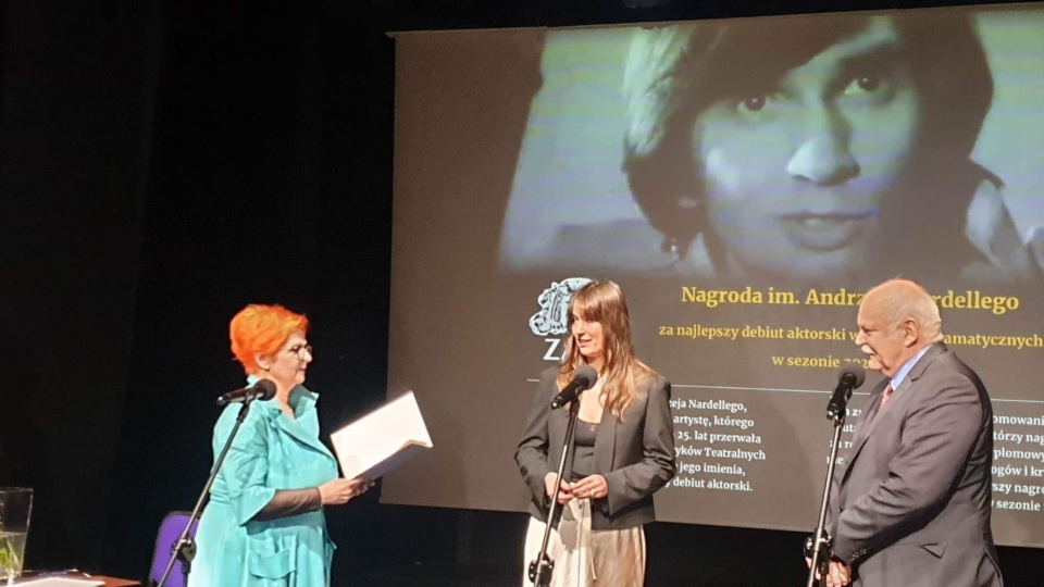 Aktorka Julia Szczepańska odebrała nagrodę w Instytucie Teatralnym im. Zbigniewa Raszewskiego w Warszawie/fot. Facebook