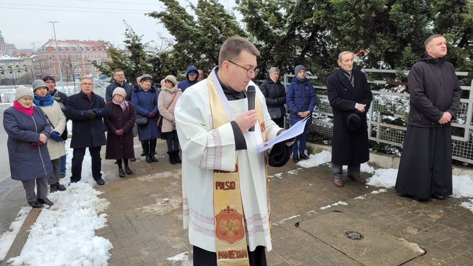 Modlitwa pod figurą Chrystusa na ulicy Seminaryjnej w Bydgoszczy/fot. Facebook