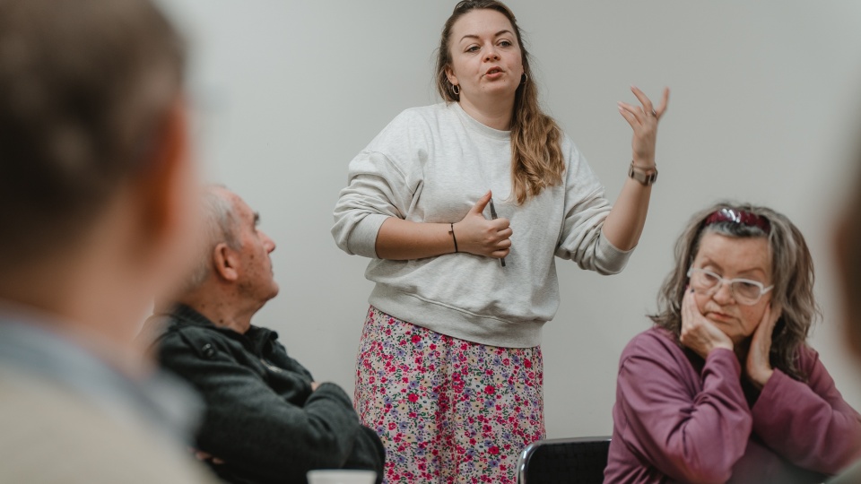 „Zmarszczki są piękne” – przekonują toruńscy seniorzy, którzy biorą udział w kampanii społecznej realizowanej przez Kamienicę Inicjatyw. Jej finał zobaczą wszyscy!/fot. Kamienica Inicjatyw/Facebook