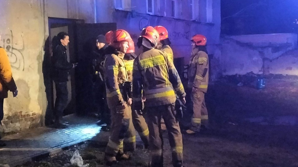 Pożar wybuchł na klatce schodowej budynku przy ul. Łęgskiej/fot. Marek Wojtkowski Prezydent Włocławka, Facebook