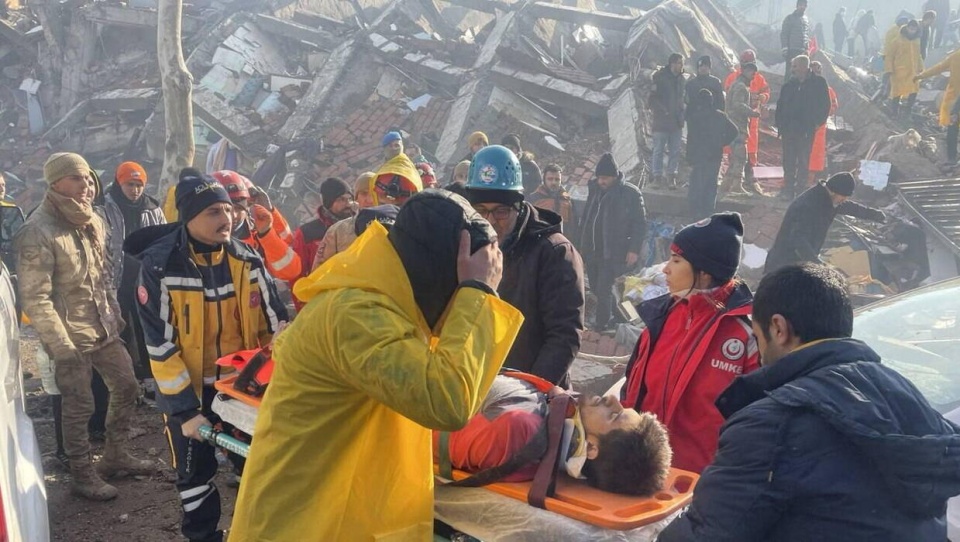 Akcja ratownicza po trzęsieniu ziemi w Turcji/fot. PAP, EPA
