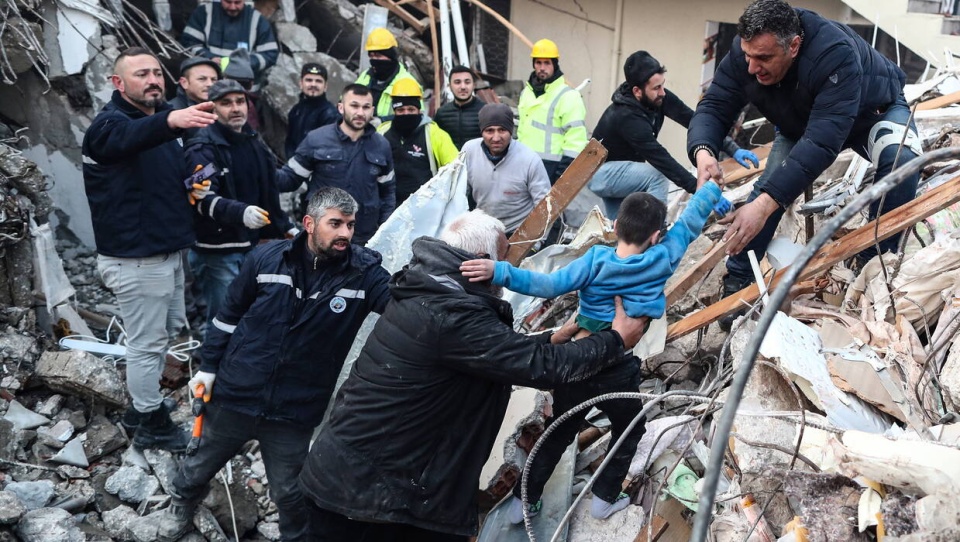 Akcja ratunkowa po trzęsieniu ziemi w Turcji/fot. PAP, EPA