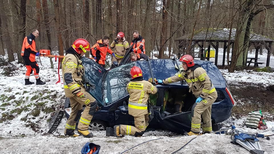 Wypadek na drodze wojewódzkiej nr 238/fot. Bydgoszcz 998