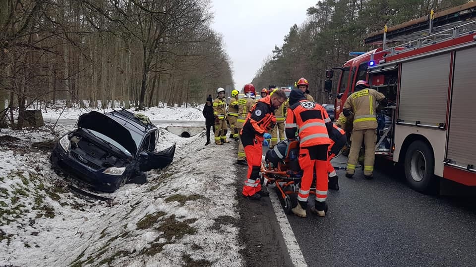 Wypadek na drodze wojewódzkiej nr 238/fot. Bydgoszcz 998