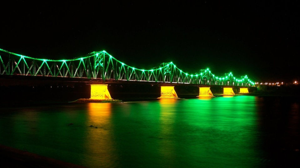 Włocławski most na Wiśle (2009 r.)/fot. Rafał Jendrzejewski - Praca własna, CC0 (Wikipedia)