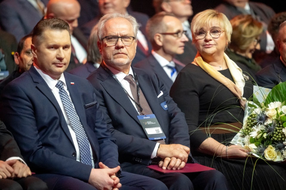 Od lewej: minister edukacji i nauki Przemysław Czarnek, sekretarz Generalny Akademii Kopernikańskiej, prof Krzysztof Górski, szefowa Kancelarii Prezydenta RP Grażyna Ignaczak-Bandych/fot. Tytus Żmijewski, PAP