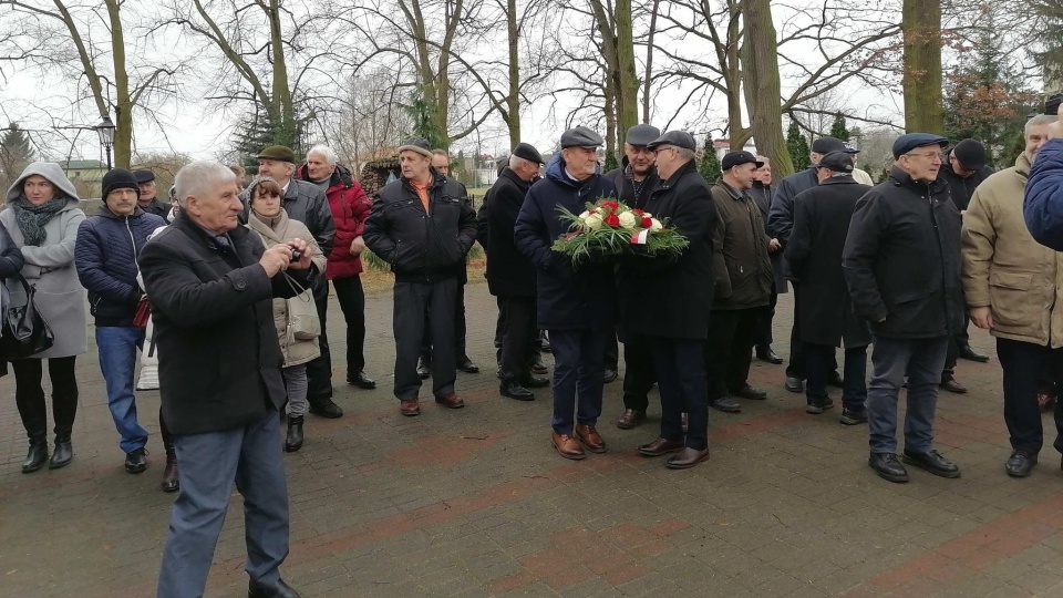 Przedstawiciele samorządu i rolnictwa wzięli udział w uroczystościach upamiętniających Henryka Kapsę./Fot. Monika Siwak