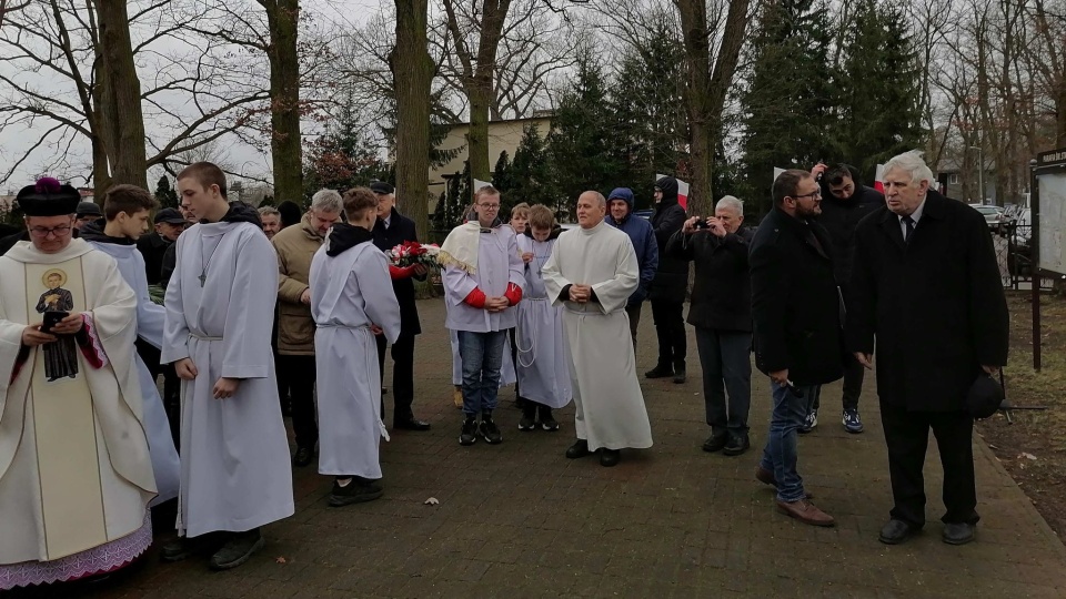 Przedstawiciele samorządu i rolnictwa wzięli udział w uroczystościach upamiętniających Henryka Kapsę./Fot. Monika Siwak