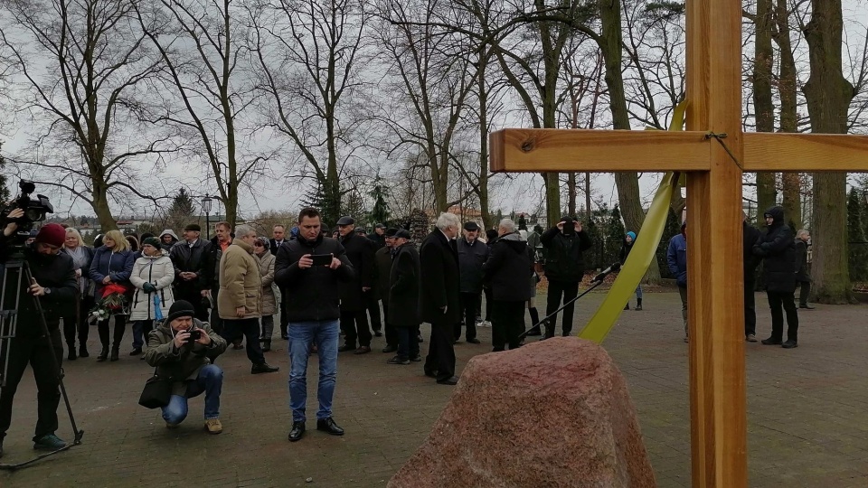 Przedstawiciele samorządu i rolnictwa wzięli udział w uroczystościach upamiętniających Henryka Kapsę./Fot. Monika Siwak