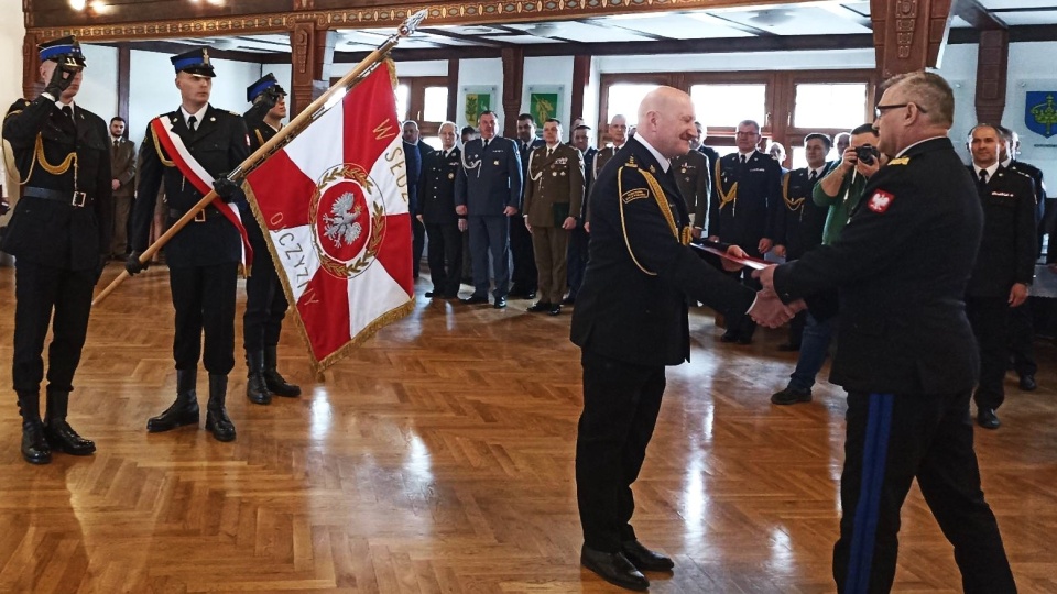 Swój urząd st. bryg. Świechowicz obejmie 1 marca, tymczasem odbyło się już uroczyste przejęcie obowiązków służbowych, w którym uczestniczyli wojewoda, prezydenta miasta, a także lokalni politycy i samorządowcy./fot. Jolanta Fischer