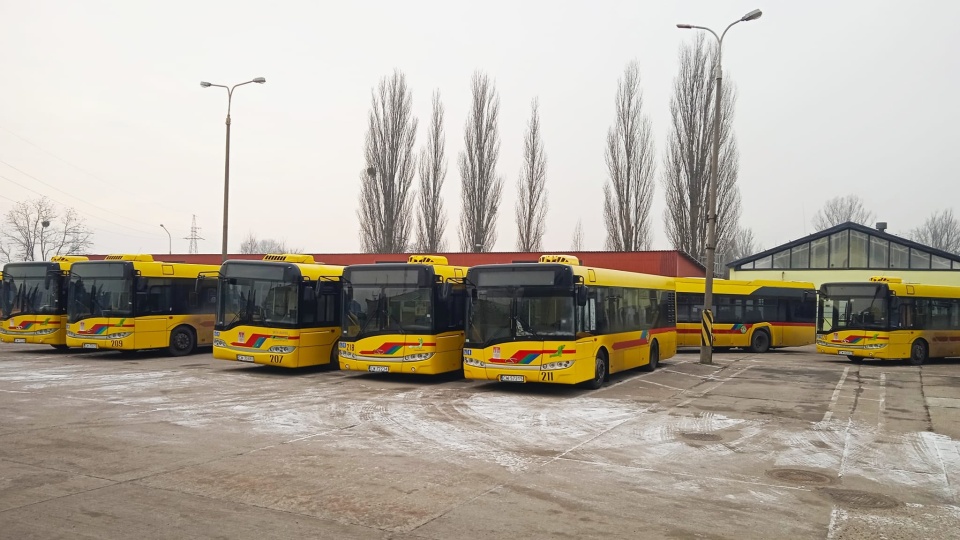 Miasto przekaże Ukrainie cztery Chodzi o cztery autobusy z silnikami Diesla, które zostały zastąpione pojazdami elektrycznymi/Na zdjęciu: autobusy MPK we Włocławku, archiwum, Miejskie Przedsiębiorstwo Komunikacyjne we Włocławku, Facebook