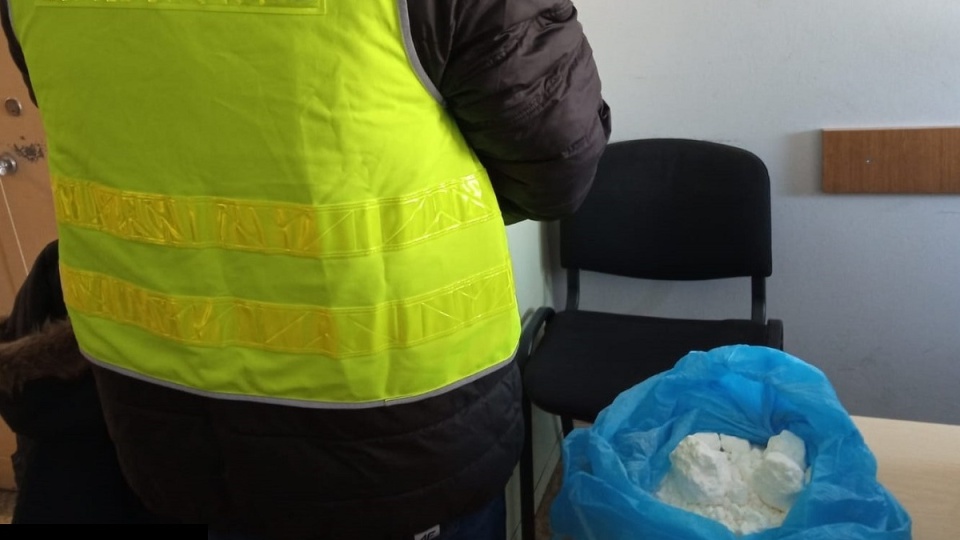 Policjanci z Włocławka zatrzymali mężczyznę, który posiadał ponad kilogram amfetaminy/Fot. KMP we Włocławku