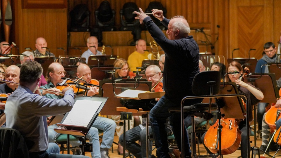 Orkiestra Symfoniczna Filharmonii Pomorskiej pod batutą Rudolfa Tierscha rozpoczęła dziś próby do „Stabat Mater" Antonína Dvořáka