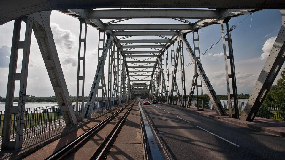 Most kolejowo-drogowy im. Bronisława Malinowskiego w Grudziądzu/fot. Danuta B., Wikipedia