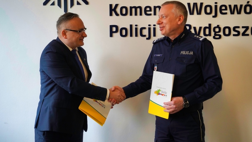 Komenda Wojewódzka Policji podpisała dokumenty, dzięki którym powstanie nowy posterunek policji/Fot. nadesłane, KWP w Bydgoszczy