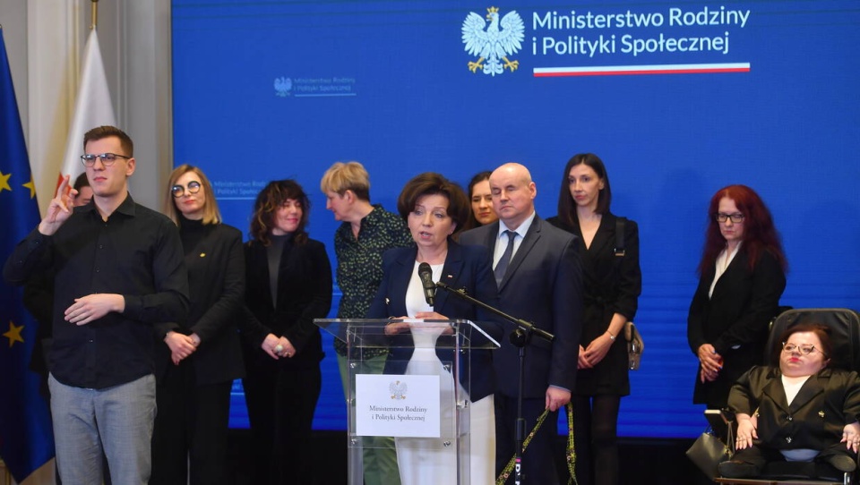 Minister Marlena Maląg, Paweł Wdówik, Bogumiła Siedlecka-Goślicka, Katarzyna Kosecka, Agnieszka Szpila./fot. PAP/Piotr Nowak