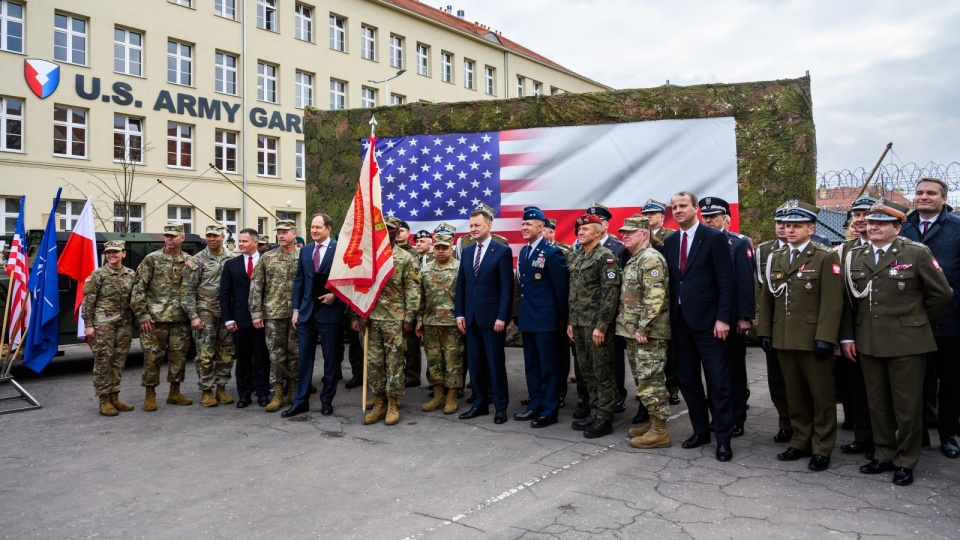 Uroczystości przekształcenia amerykańskiej Regionalnej Grupy Wsparcia (Area Support Group Poland, ASG-P) na Garnizon Sił Zbrojnych USA (U.S. Army Garrison Poland, USAG-P.) w Camp Kościuszko w Poznaniu/fot. Jakub Kaczmarczyk, PAP