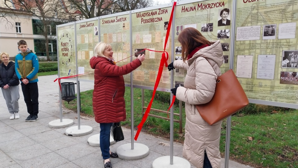 Wystawa „Kobiety historią pisane” stanęła na Placu Wolności w Bydgoszczy/fot. Elżbieta Rupniewska