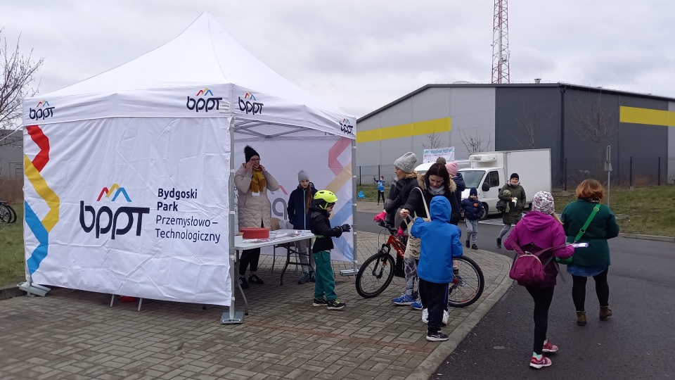 Biegają, jeżdżą na rowerze i chodzą z kijkami. Tacy aktywni są uczestnicy Wiosennego Festiwalu Biegowo-Duathlonowego/fot. Tatiana Adonis